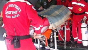 O fetita de patru ani, ranita intr-un accident rutier grav, adusa la Bucuresti cu un avion sanitar