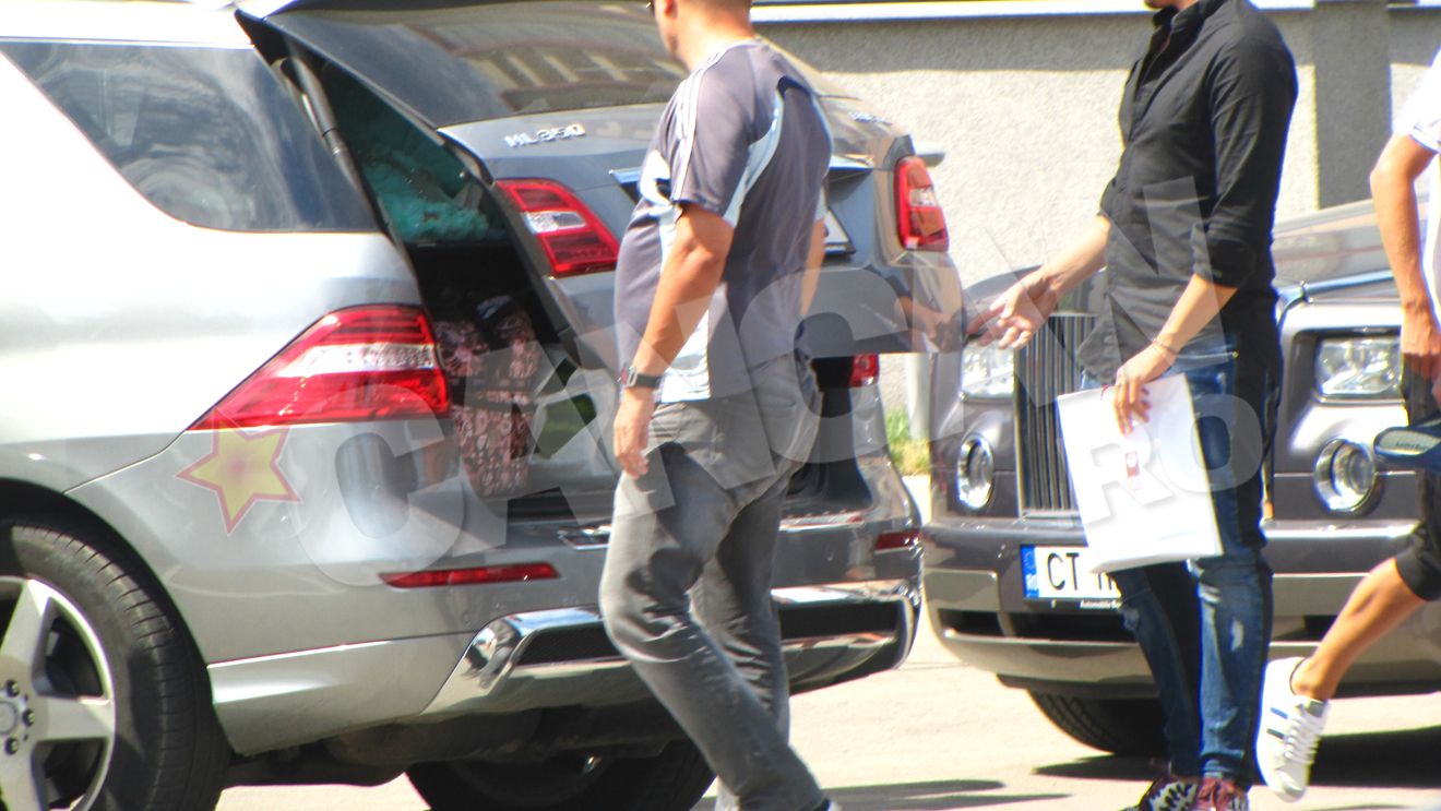 Ce a facut Loredana cand a ramas fara bani! Si-a sunat soferul si...