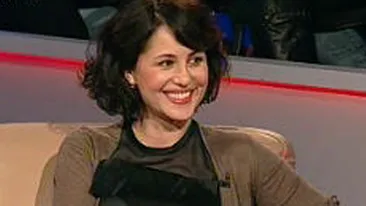 Mindruta: Sotia mea a fost prima femeie din viata mea la care m-am dus cu spaga: o cutie cu bomboane si un pachet de cafea