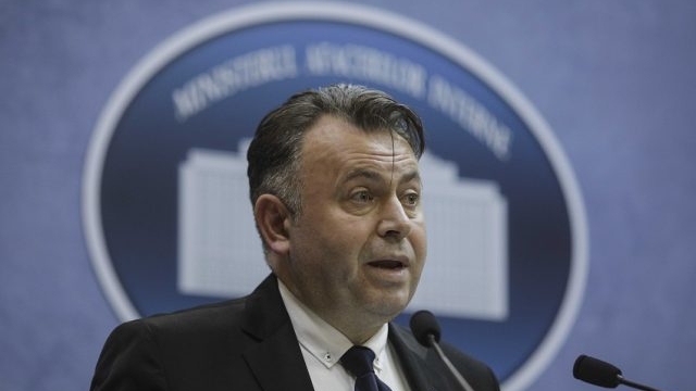 Românii, în pragul disperării! O asistentă din Suceava l-a implorat în lacrimi pe Nelu Tătaru, în direct la TV, să fie testată pentru noul coronavirus
