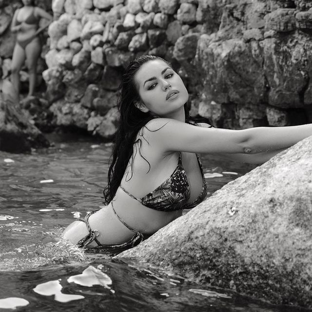 Cristina Belciu, iubita lui Cristian Boureanu, seamănă izbitor cu Monica Bellucci