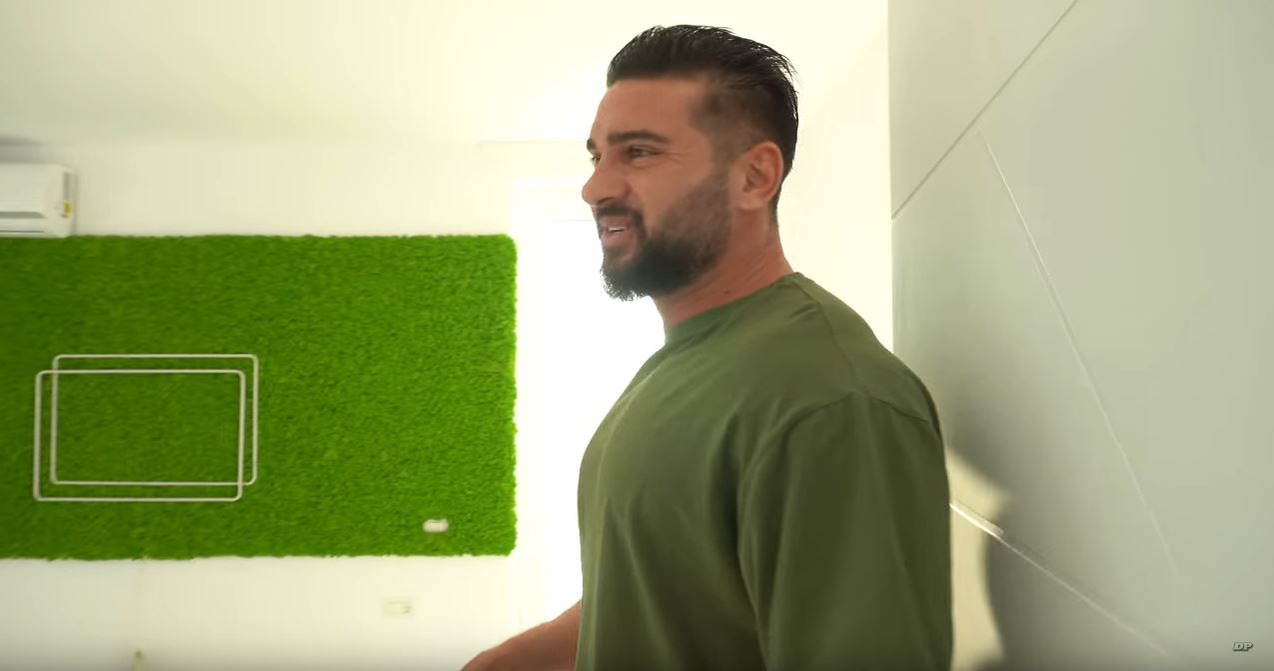 Incredibil! Ce a putut să pună Dorian Popa pe peretele biroului din casa de 300.000 de euro | FOTO