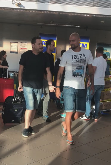 Gabi Tamaș l-a așteptat pe Oren Sterling la Aeroportul Otopeni