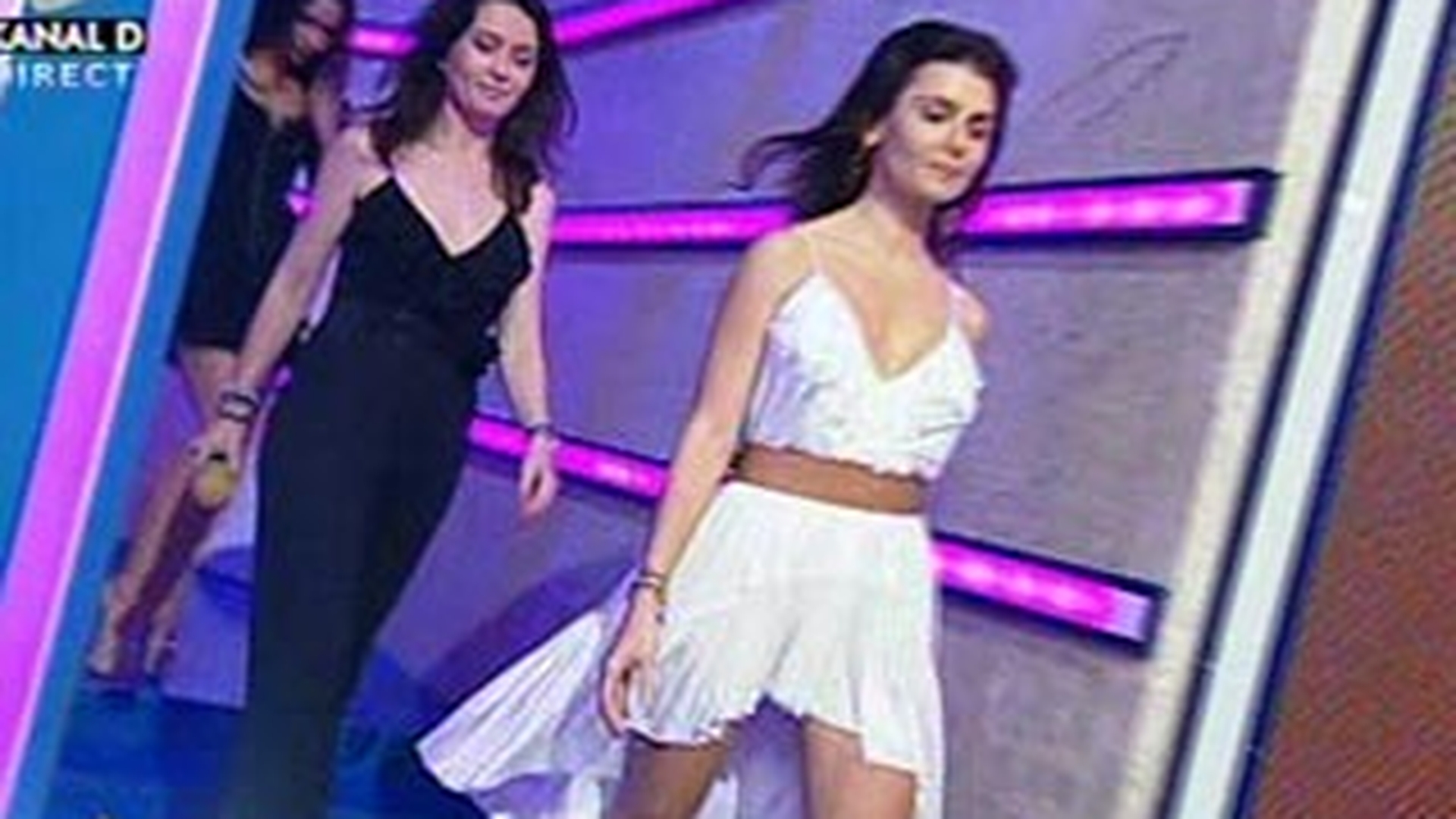 VIDEO Amalia Nastase, dependenta de stilista ei: "Cand merg la un eveniment, ii trimit Danei Budeanu poze sa imi spuna daca imi sta bine"