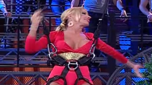 Cea mai sexy coarda! Loredana Chivu a ramas muta de uimire. I-a iesit un san in direct la TV