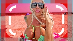 Voluptoasa Valentyna, care a oferit show-ul incediar cu iubitul politician pe plaja din Mamaia, face lumină: ”Este normal, este frumos...”