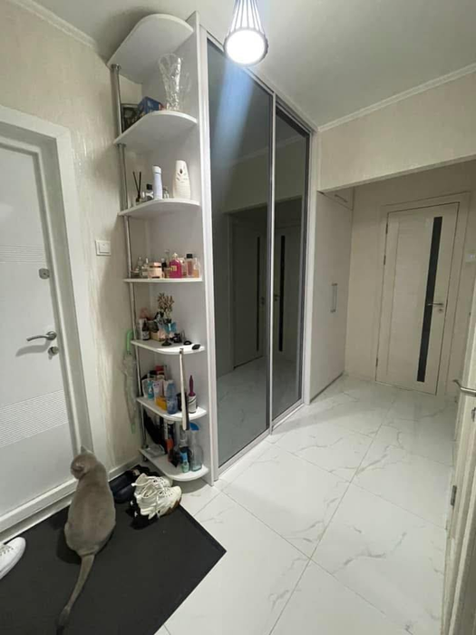 Cum arată apartamentul Iulianei Beregoi din Orhei pe care părinții ei l-au scos la vânzare. Are 2 camere și 55 de metri pătrați