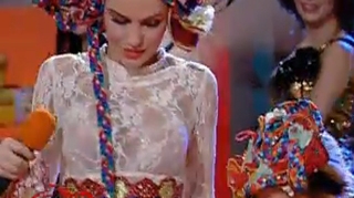 Anna Lesko sexy si cu sanii la vedere in ziua de  Paste! Uite ce ispititoare e