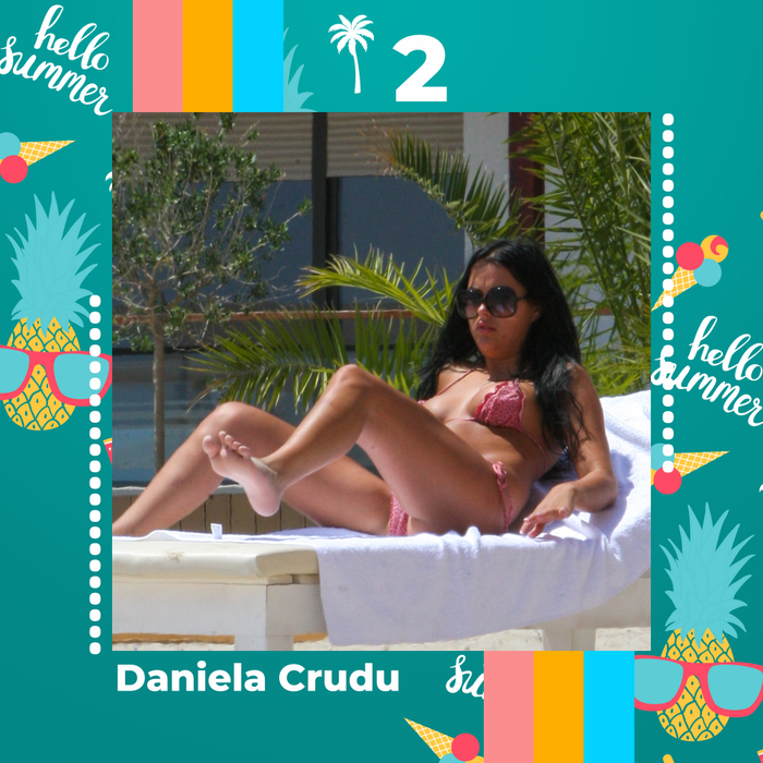 Top 40 sexy-vedete „cu picioarele-n tavan”. În ce poziții au putut să “pozeze” Lora, Andreea Bălan, Ioana Filimon ori Bianca Drăgușanu