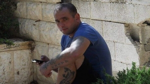 Bestie cu chip de tată! Îşi satisfăcea fanteziile sexuale cu fiica sa! Fetiţa l-a înregistrat şi l-a dat pe mâna Poliţiei