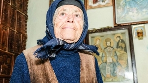 O bătrână de 93 de ani a donat 10.000 de lei pentru Catedrala Mântuirii Neamului, deşi abia are ce să mănânce