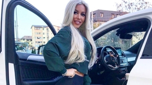 Surpriză! Ce mașină conduce Loredana Chivu, de fapt