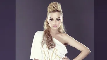 Care crezi ca a fost cel mai penibil moment pentru Alexandra Stan in timpul unui concert?