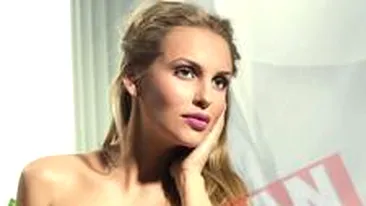 Andreea Spataru poarta masca de protectie