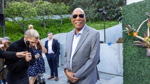 Morgan Freeman și-a transformat ferma într-un sanctuar pentru albine. De ce refuză actorul să le recolteze mierea
