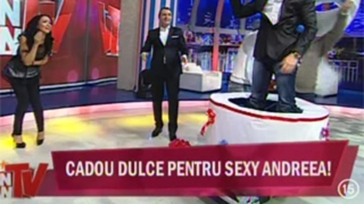 VIDEO De ziua lui Mantea, Varciu i-a cantat manele dintr-un tort urias! Uite cum a reactionat Andreea!