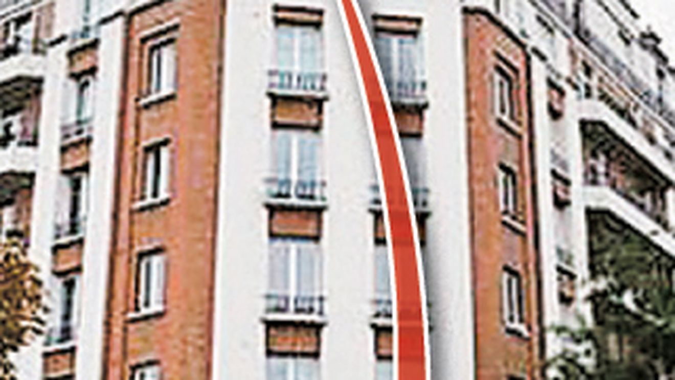 A cazut de la etajul sapte in bratele unui trecator