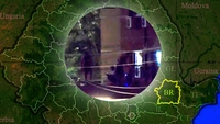 Un grup de nepalezi a făcut spectacol pe acoperişul unei clădiri din Brăila, după ce au dansat pe manele româneşti. Imaginile s-au viralizat