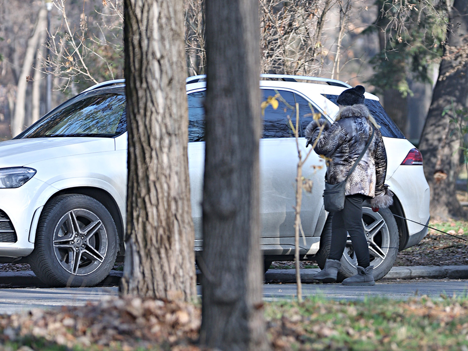 Anca Ivănescu deține un Mercedes GLE al cărui preț se ridică la suma de 100.000 de euro / (Sursa: CANCAN.RO)