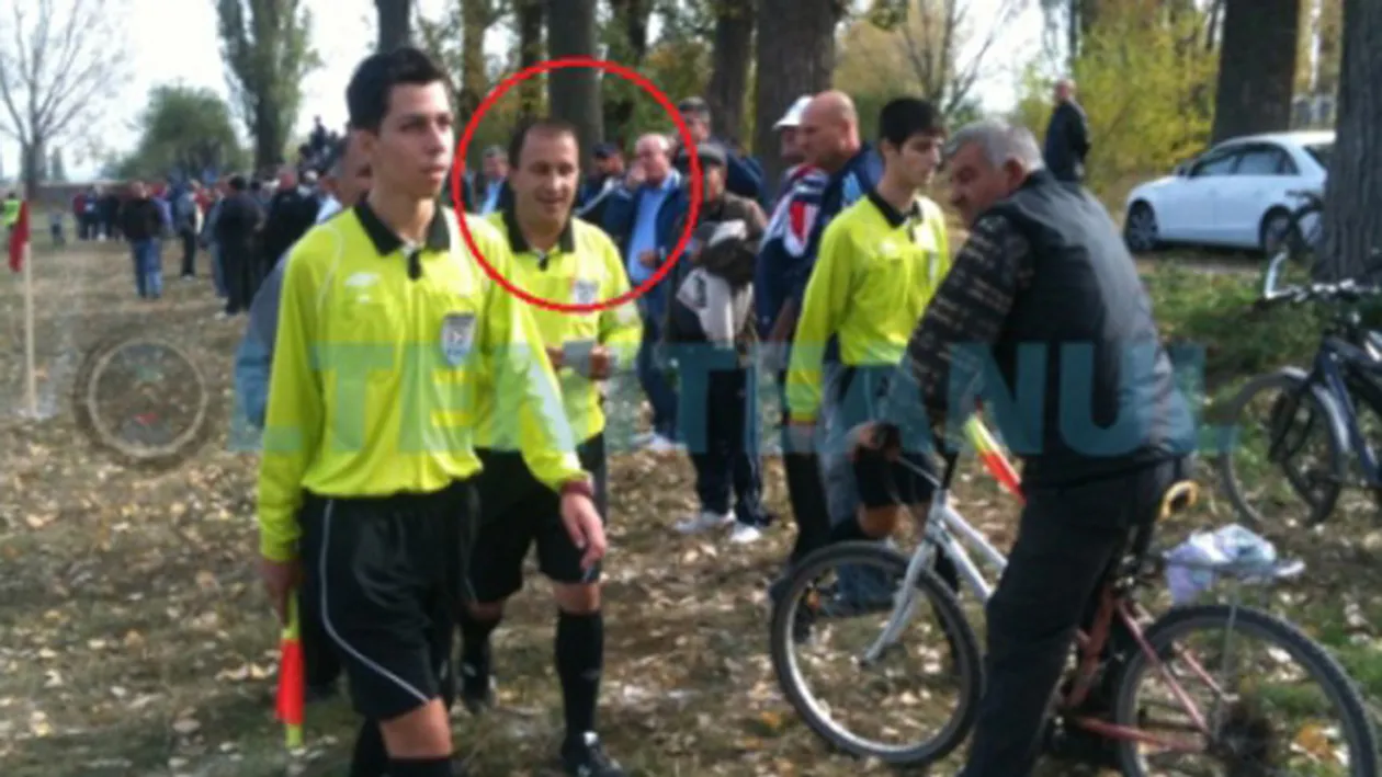 VIDEO Ca in jungla! Un arbitru din Calarasi a fost fugarit si batut de un fotbalist furios, care primise doua cartonase galbene!