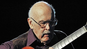 Lumea muzicii este în DOLIU! A murit chitaristul Jim Hall, una dintre legendele jazzului modern