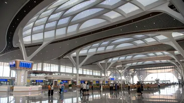 Cea mai mare gară din lume a fost inaugurată în China. Cum arată terminalul cât 170 de terenuri de fotbal