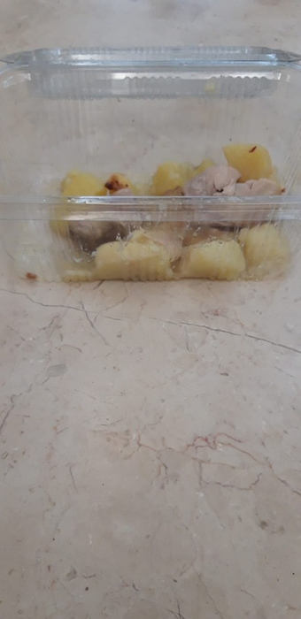 Cum arată mâncarea oferită pacienților la Spitalul Județean de Urgență Craiova! ”Produsele vin reci și…” Reprezentanții firmei de catering reacționează: „Există un contract în care…”