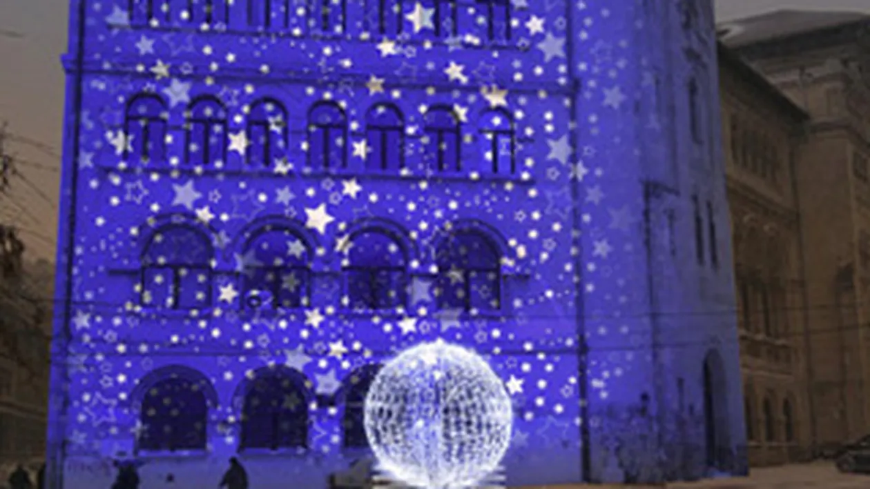 Beculete de Craciun din Bucuresti, aprinse duminica