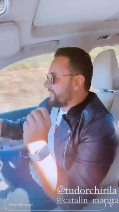Andra și Cătălin Măruță, replici înțepătoare în timp ce artista își conduce bolidul, iar el este în dreapta ei: “Pe bune? Nu-mi vine să cred! M-ai…” + ce l-a nemulțumit pe prezentator | VIDEO