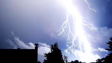 BREAKING! A început furtuna la 15:28. S-a emis Ro-ALERT! Evitați deplasările