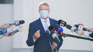 Neașteptat! Klaus Iohannis a spus de câte ori s-a testat pentru coronavirus: “Eu port mască, păstrez distanța la toate întâlnirile”