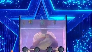 Încă un număr de senzație la Românii au talent: a intrat în bazin și a rezolvat sub apă 10... VIDEO