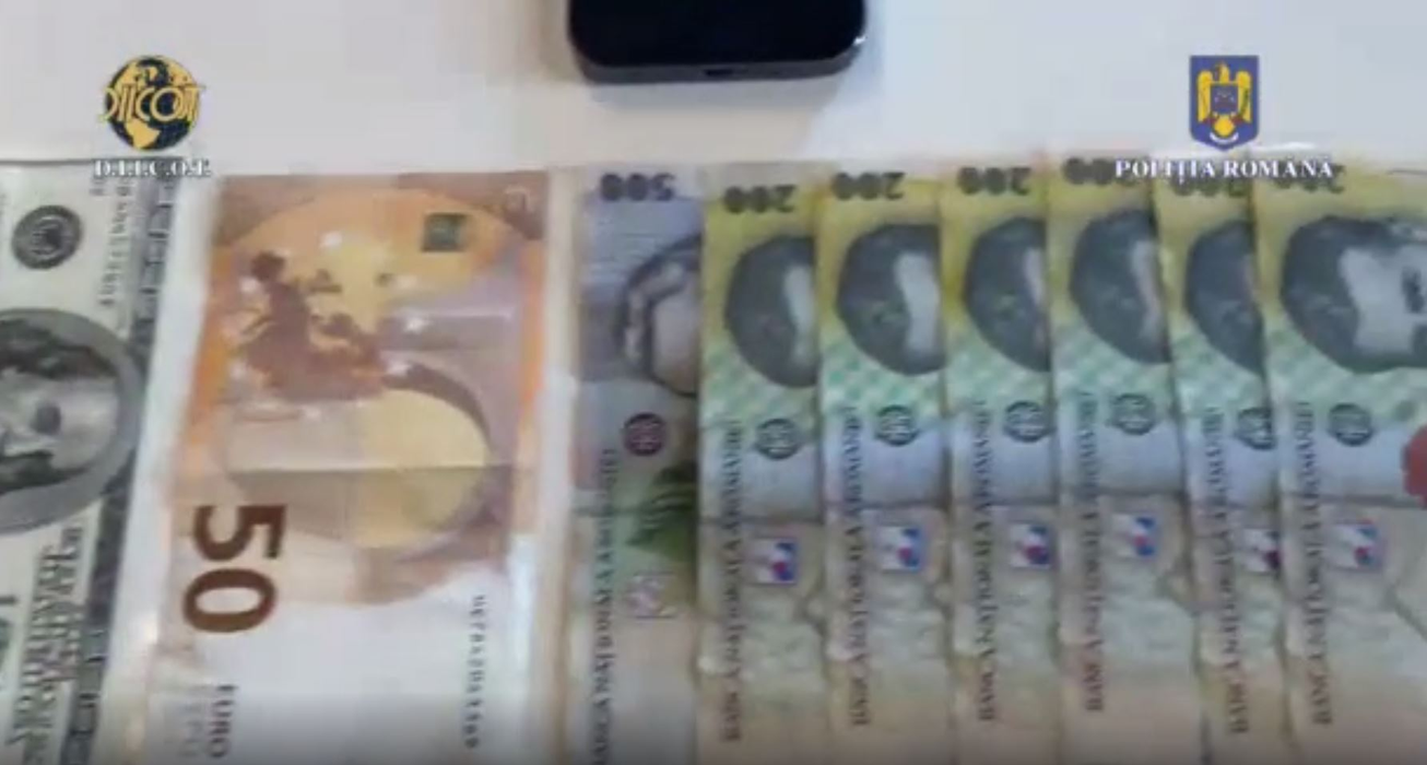 Inclusiv sume impresionante de bani au fost găsite la percheziții