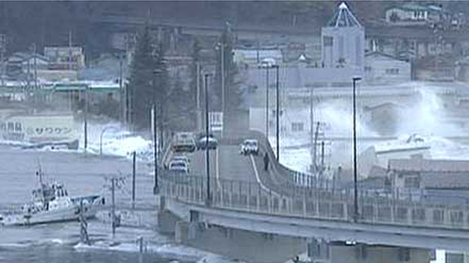 Peste 6.000 de morti si disparuti dupa tragedia din Japonia!