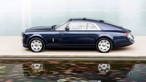 Cea mai scumpă maşină din lume. Cum arată Rolls-Royce Sweptail, bolidul de 10 milioane de lire sterline
