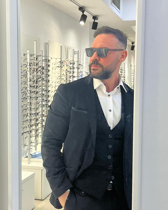 Discuțiile dintre cei doi au degenerat în momentul în care liderul trupei Flamingo Boys l-a acuzat pe coechipierul său că „a venit la shopping”, și nu să concureze / (Sursa: Instagram)