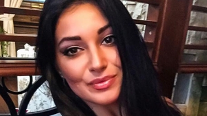 Ce i-au crescut sanii Elenei de la Mandinga! Uite-o in cel mai mic costum de baie!