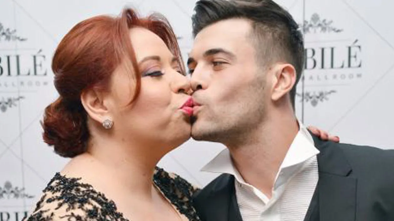 “E doar o insiruire de clisee vestimentare…” Cum a ajuns Oana Roman sa le dea lectii de stil Andreei Marin si Ilincai Vandici?