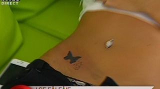 VIDEO Andreea Tonciu s-a tatuat in direct. Uite cu ce si-a acoperit initialele lui Mitea!