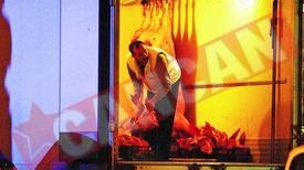 Carne de porc transportata si depozitata in conditii mizerabile