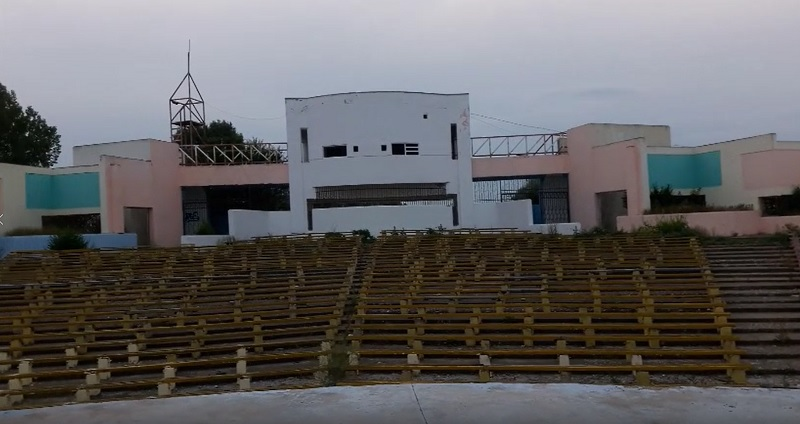 Teatrul de vară din Năvodari a fost vopsit după '89, dar nu și renovat