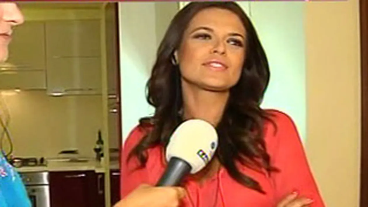 VIDEO Raluca Lazarut deschide usa casei sale! Vezi cu ce obiecte de pret a decorat-o si cum arata tabloul sub care au conceput-o parintii sai!