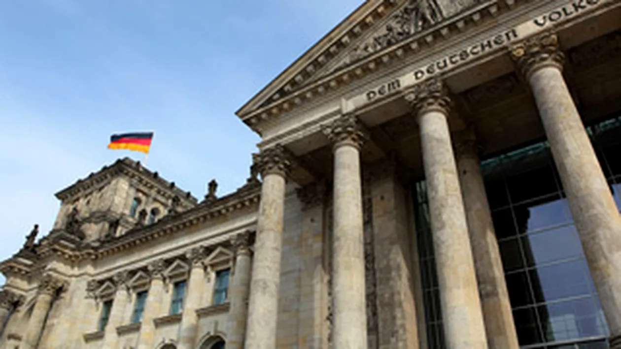 Un barbat s-a sinucis sarind de pe terasa sediului Parlamentului german