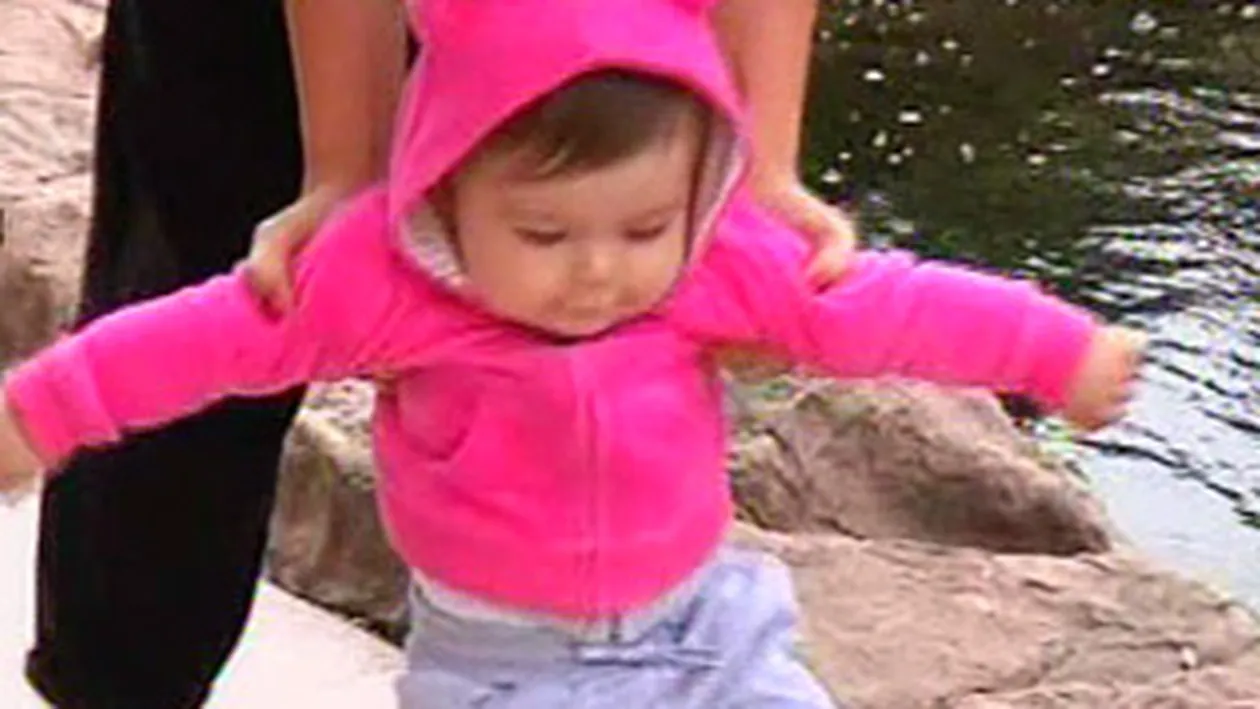 VIDEO Primul 1 iunie pentru fiica Simonei Patruleasa! Ingrid a facut primii pasi!