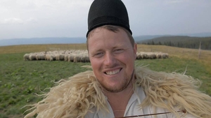 Ce face Ghita Ciobanu cu sotia cand isi scoate seara "Mitoasa" si se urca in pat langa sotie! I-am aflat planul secret de a...
