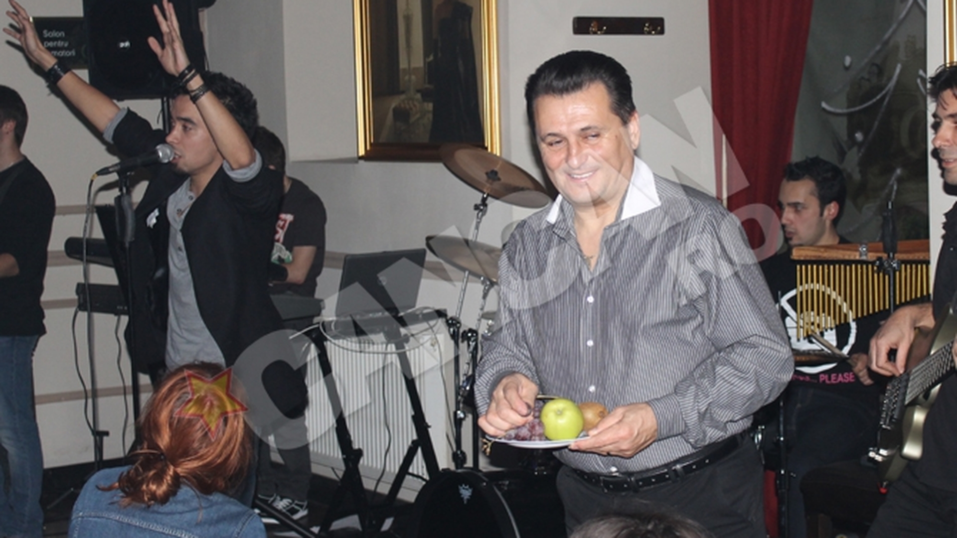 Dragomir Max a facut show pentru echipa "Dansez pentru tine"! Nea Marin a dansat si baut sprit pana dimineata