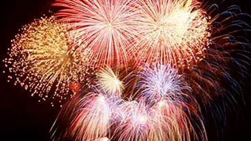 Revelionul in strada a devenit o moda pentru romani! 40.000 de oameni au petrecut aseara in Piata Constitutiei!