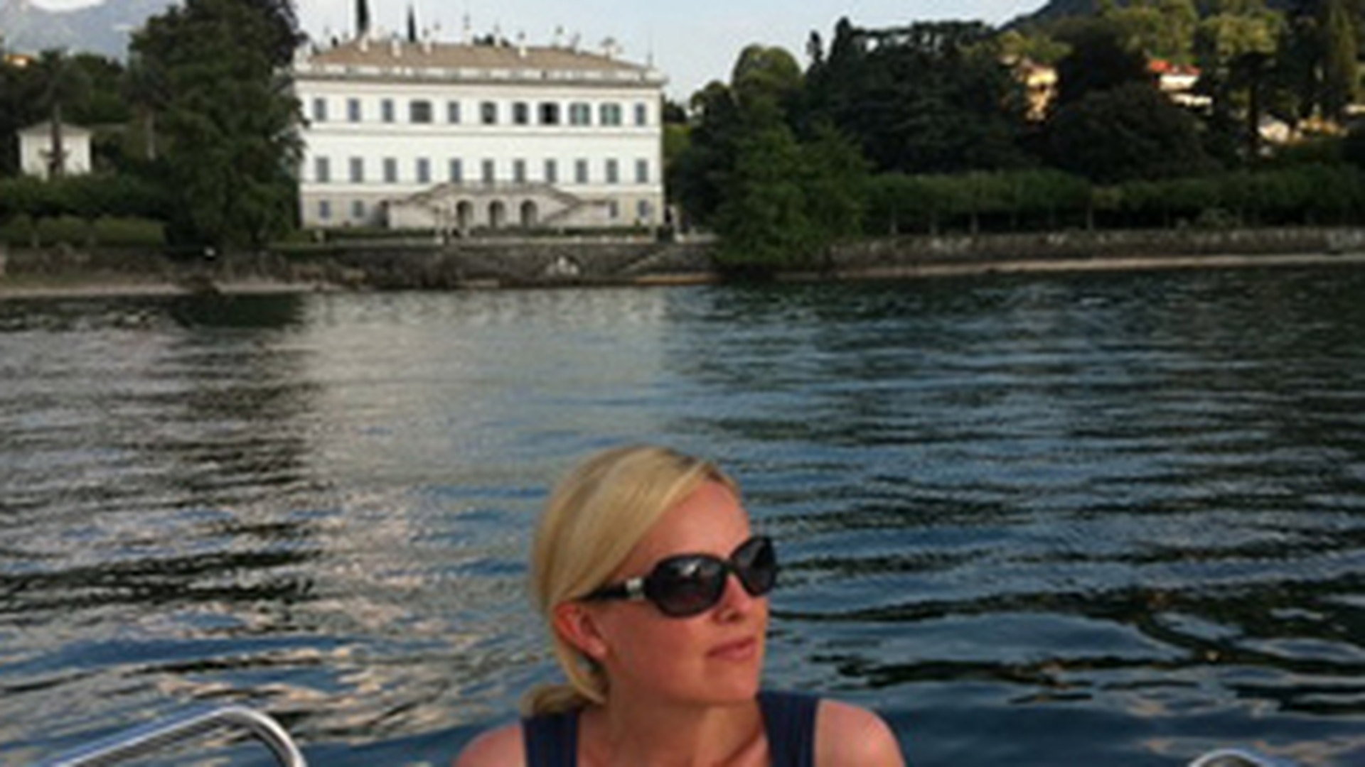 Oana Andoni a fost in vacanta in Italia! Afla ce a impresionat-o cand s-a plimbat pe lacul Como