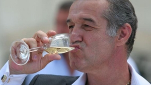 Gigi Becali, invitat sa le vorbeasca studentilor la teatru! "Ma simt onorat sa discut cu ei! Eu nu am fost niciodata student!"