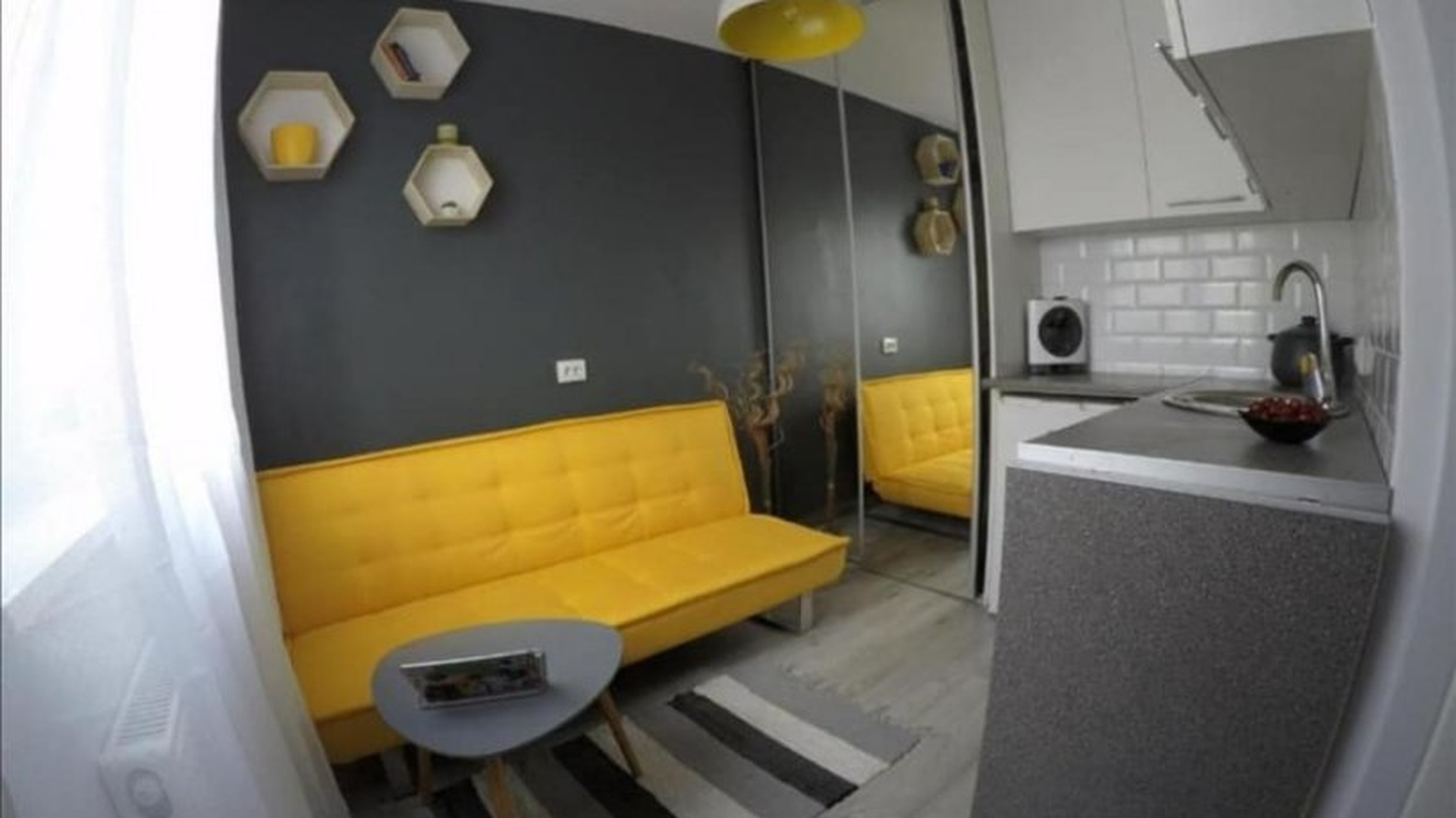 Garsoniera de 11 metri pătrați din Cluj a fost scoasă la vânzare! Incredibil cât cere proprietarul pe ea